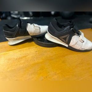 SOLD>Reebok Legacy Lifter Womens 7.5